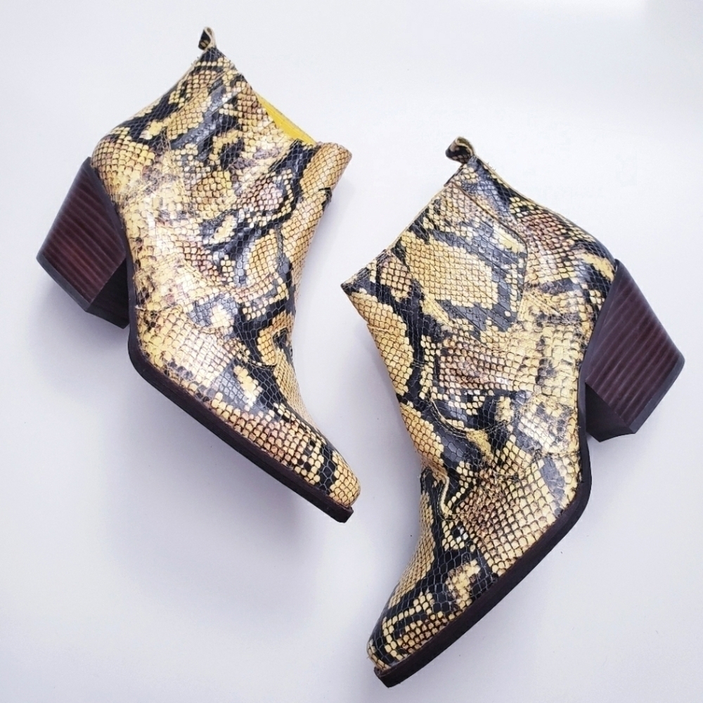 Sam Edelmen Yellow Snake Print Booties‎